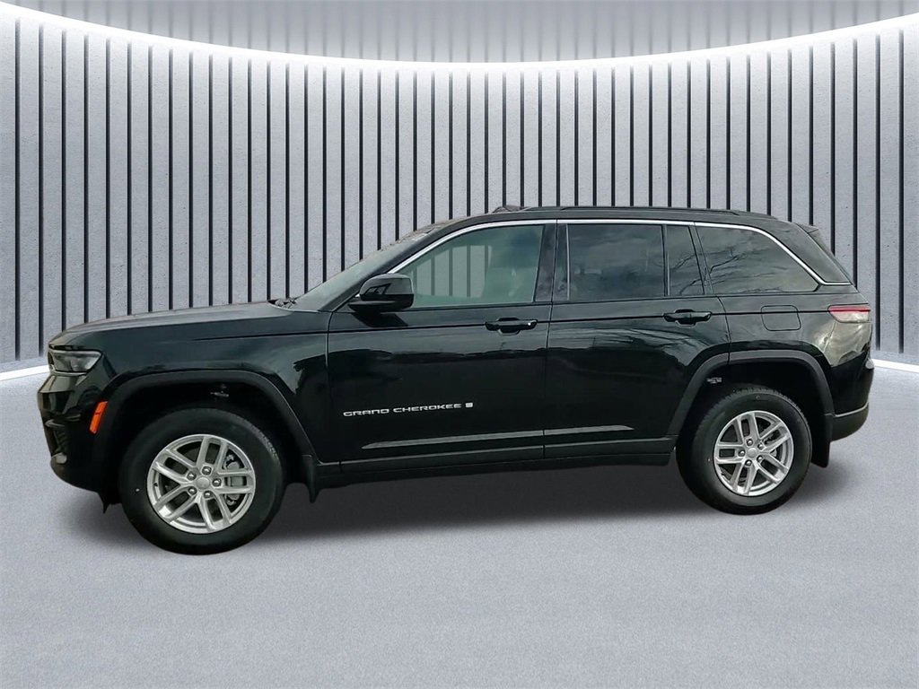New 2025 Jeep Grand Cherokee Laredo X w/ Luxury Tech Group I image 17