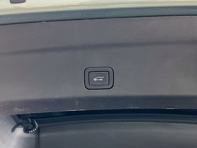 Used 2024 GMC Yukon SLT image 26