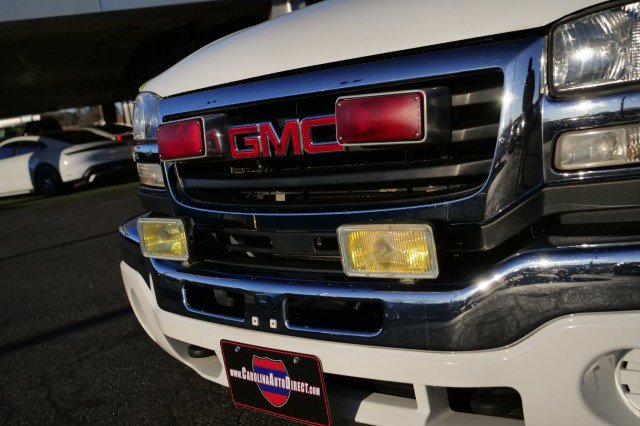 Used 2006 GMC Sierra 3500 SLE w/ Heavy-Duty Power Package image 70