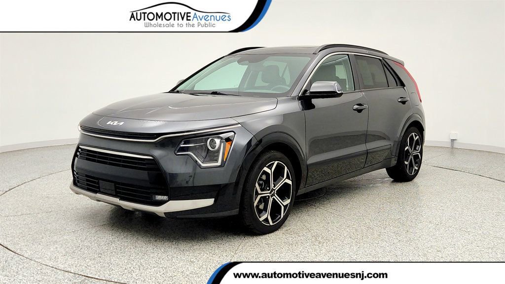 Used 2023 Kia Niro EX Touring