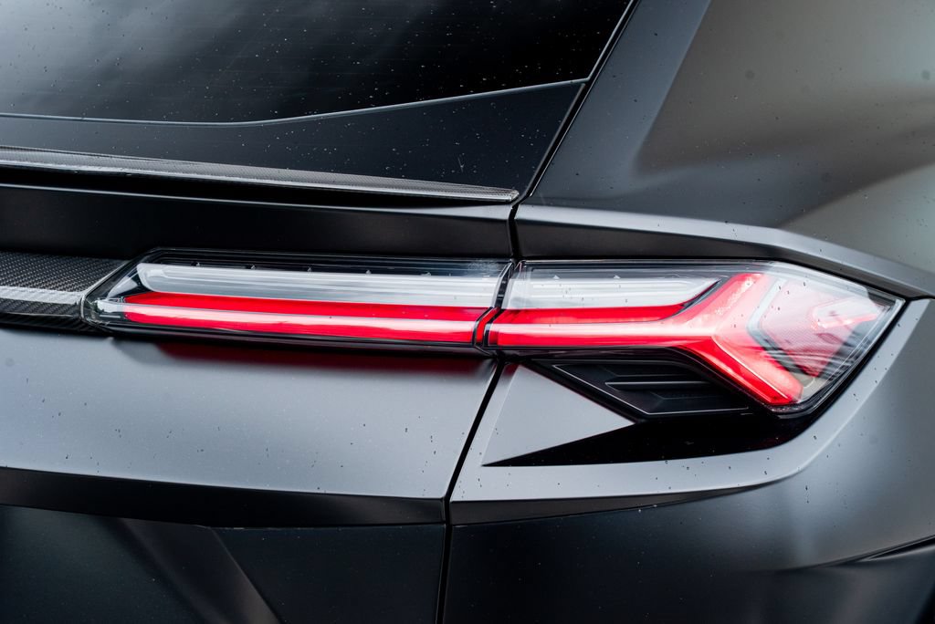 Used 2024 Lamborghini Urus Performante AWD/4WD image 15