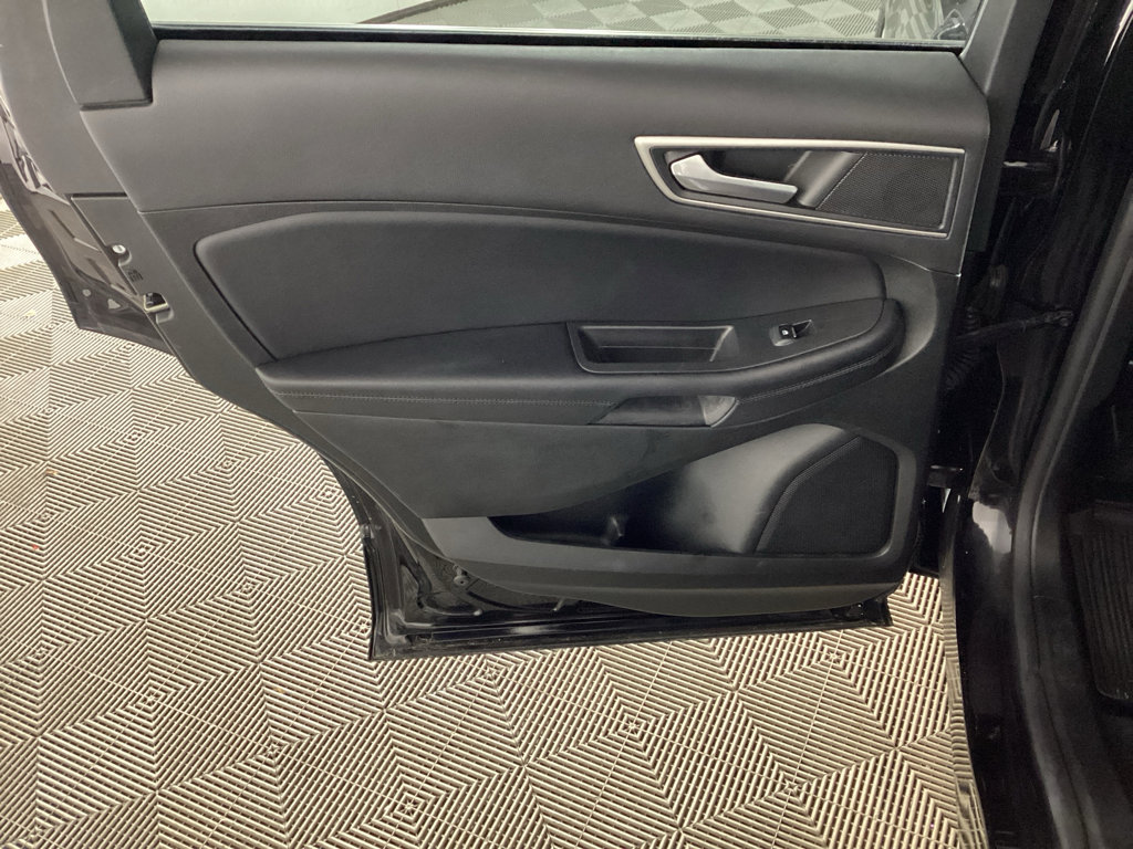 Used 2023 Ford Edge SEL w/ Convenience Package image 13