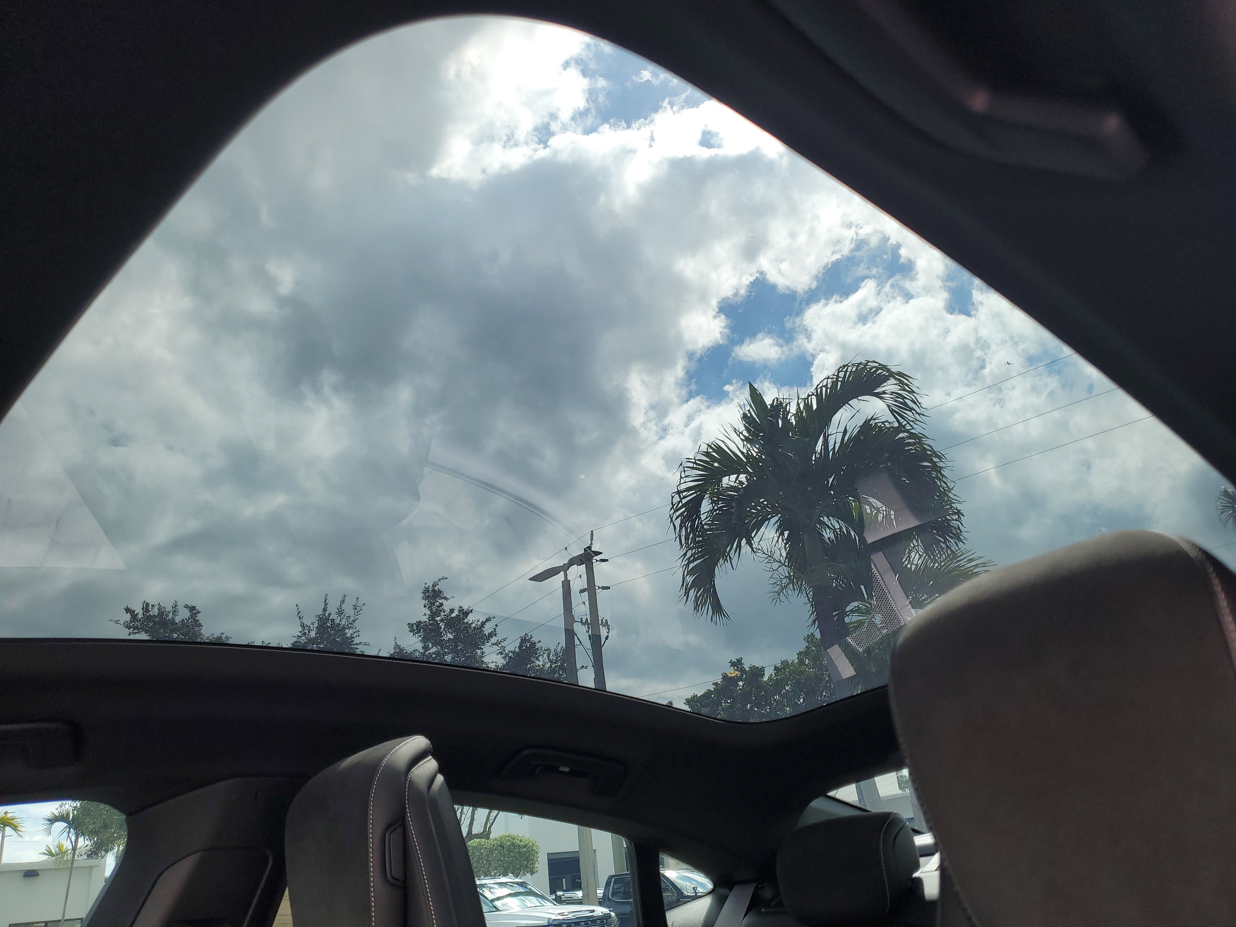 Used 2025 Porsche Taycan image 26