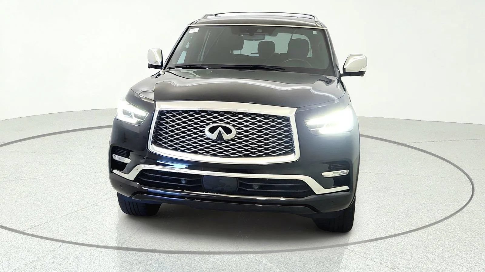 Used 2024 INFINITI QX80 Sensory w/ Cargo Package AWD/4WD image 3