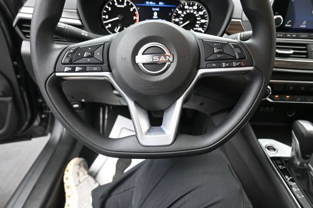 Used 2025 Nissan Altima 2.5 SV AWD/4WD image 18
