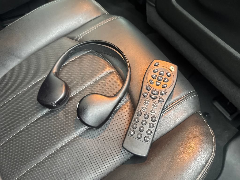 Used 2016 Chevrolet Traverse LTZ AWD/4WD image 34