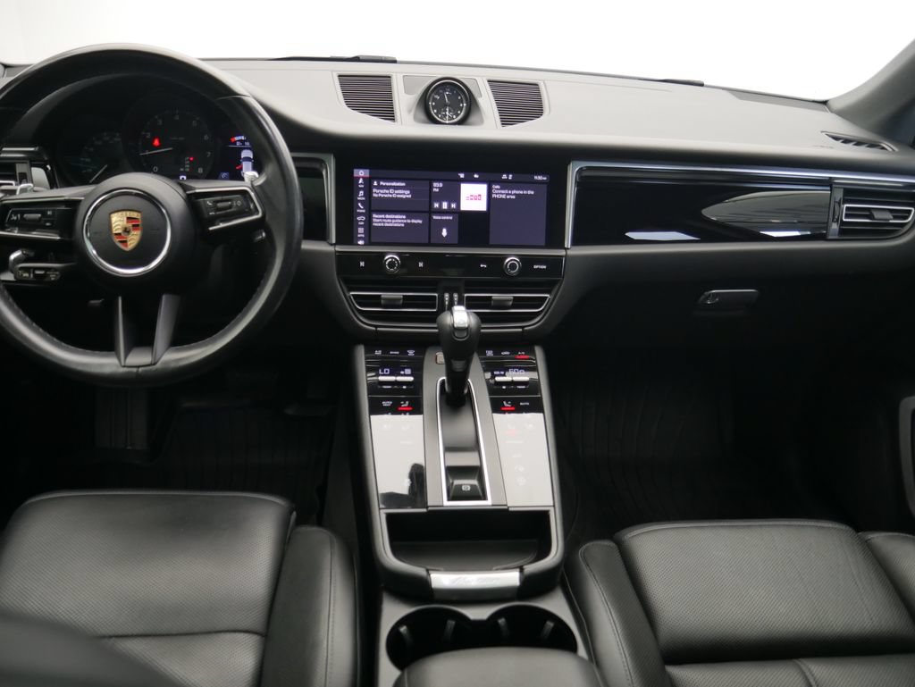 Certified 2023 Porsche Macan AWD/4WD image 29