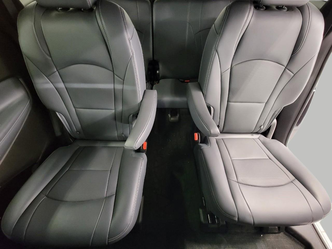 Certified 2024 Buick Enclave Essence w/ Experience Buick Package image 23