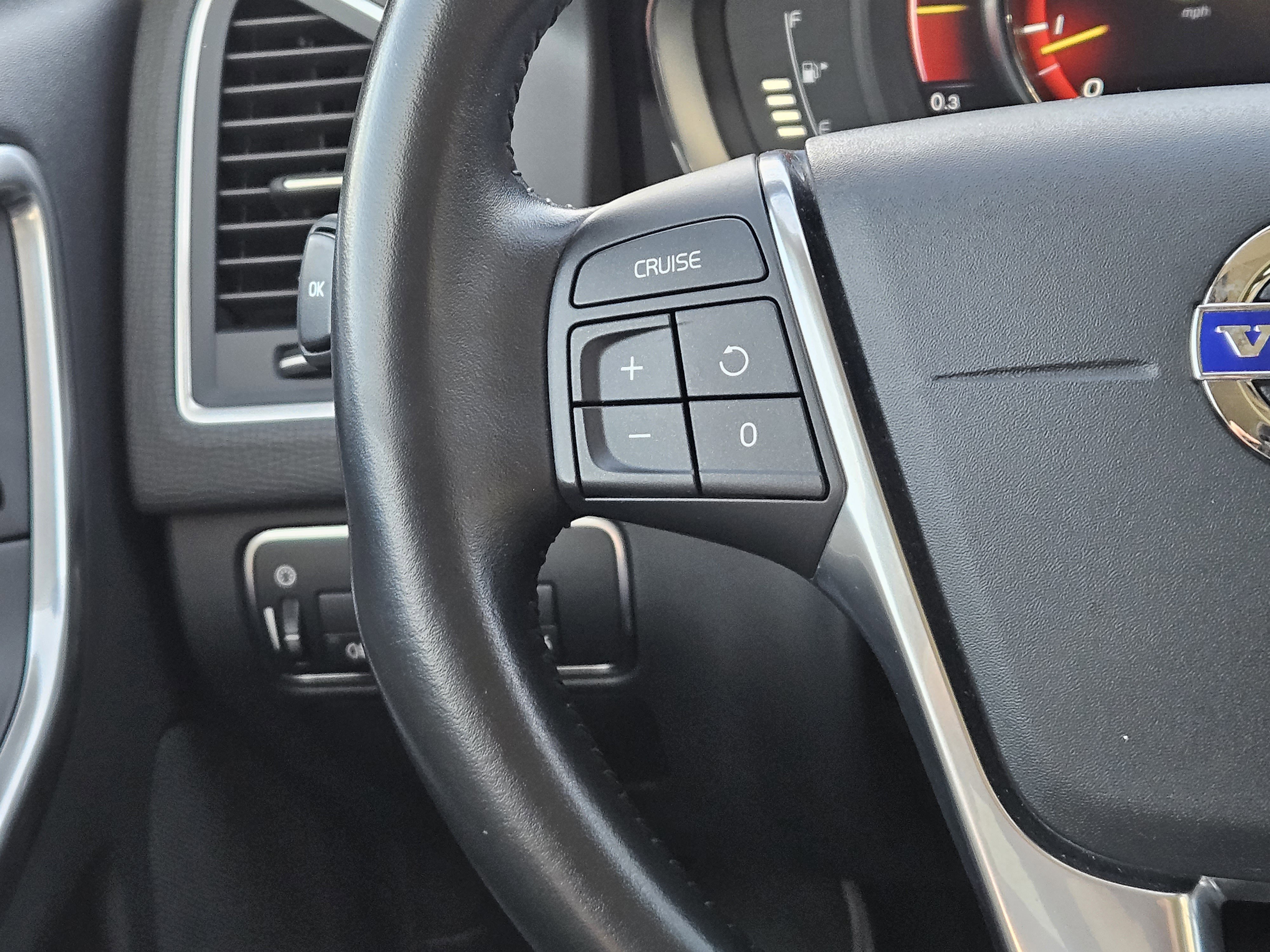 Used 2016 Volvo XC60 T5 Premier image 29