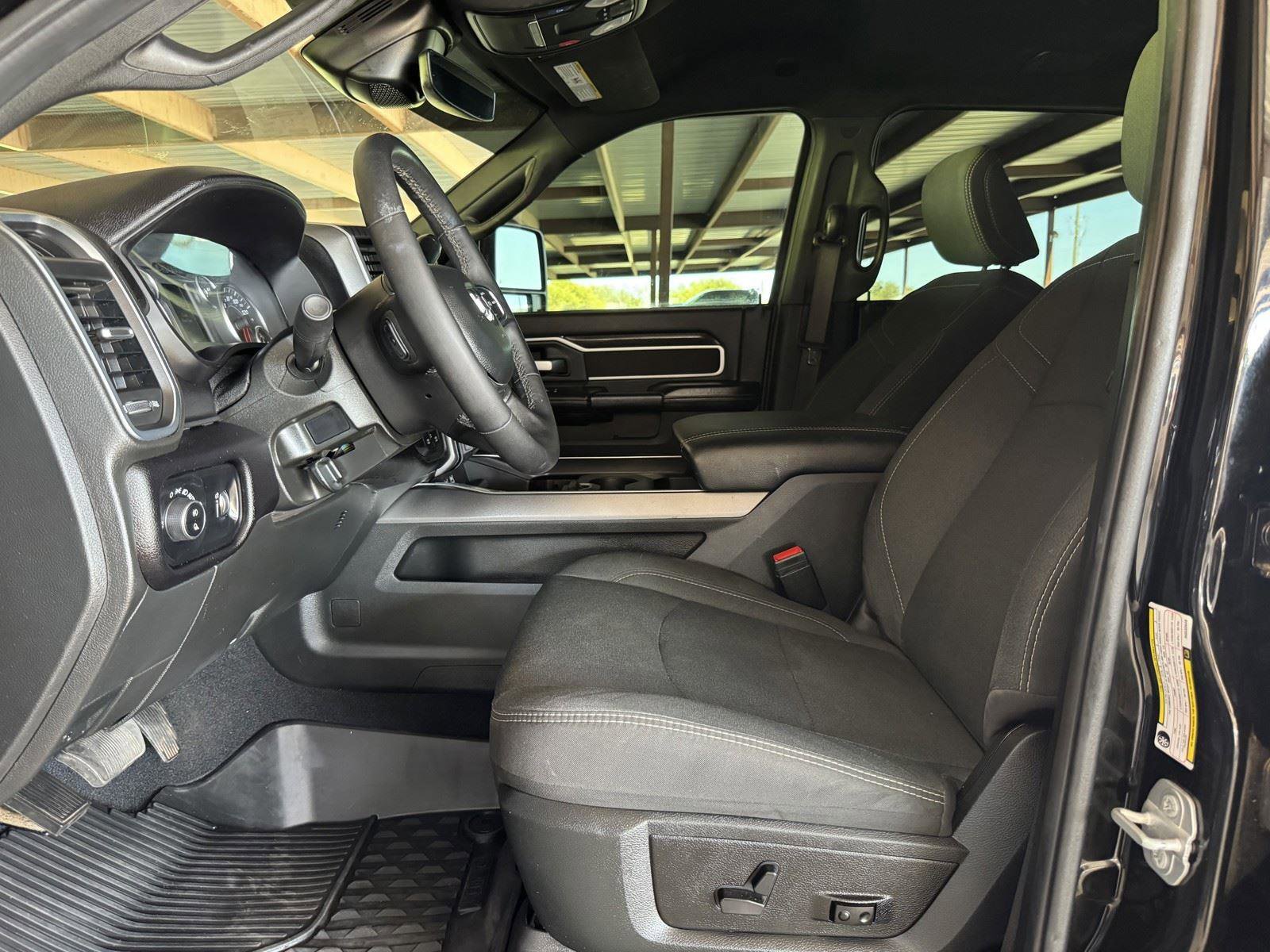 Used 2025 RAM 3500 Big Horn image 25