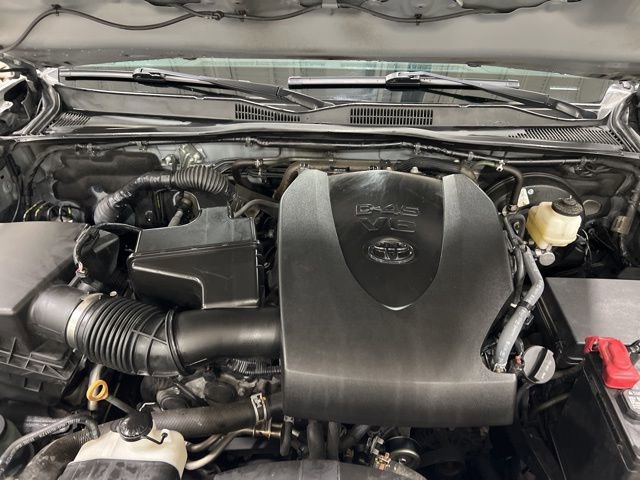 Used 2020 Toyota Tacoma SR5 w/ Technology Package image 16