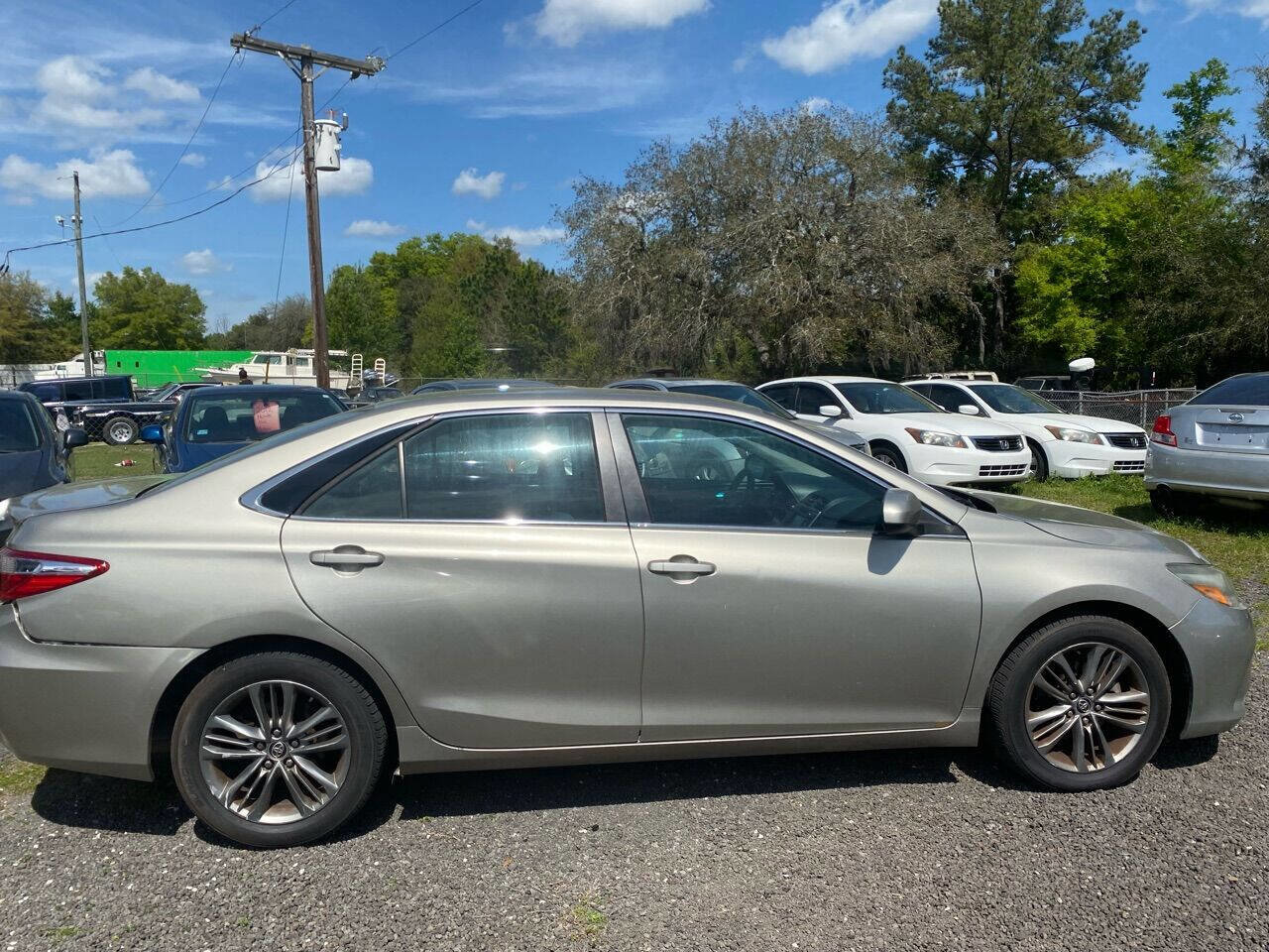 Used 2015 Toyota Camry SE image 9