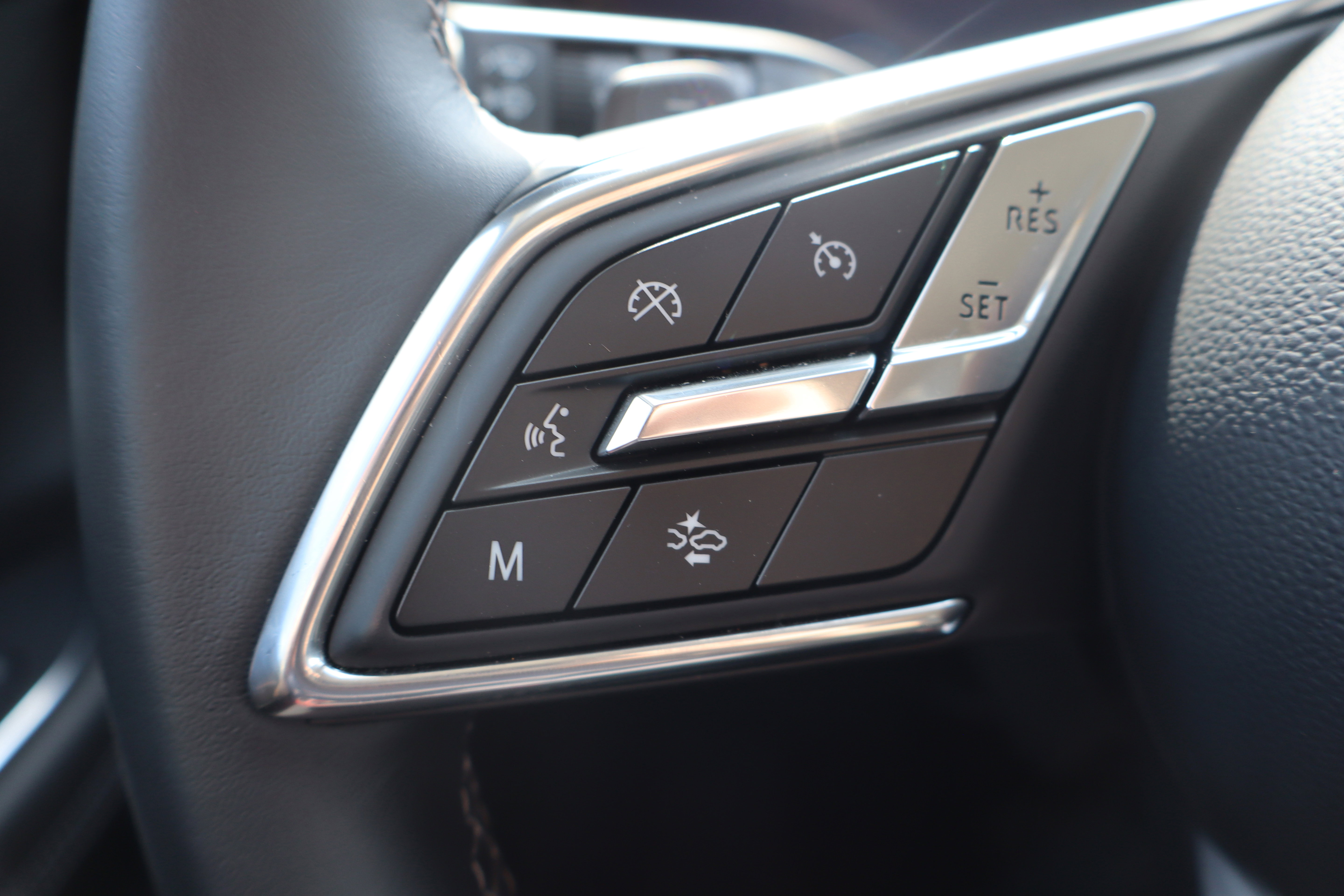 Used 2025 Buick Envision Preferred AWD/4WD image 16