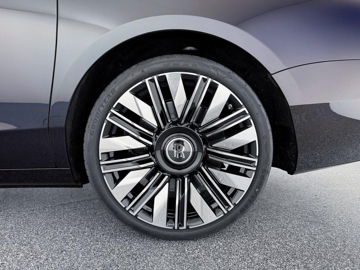 New 2026 Rolls-Royce Ghost AWD/4WD image 37
