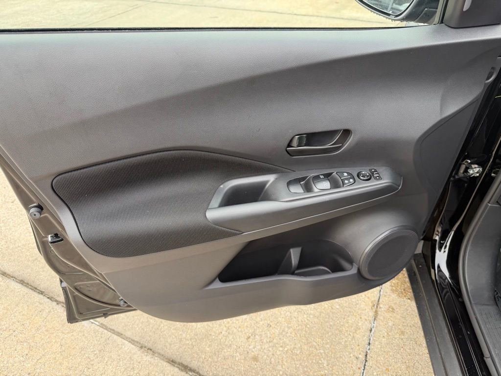 Used 2025 Nissan Kicks Play S image 12