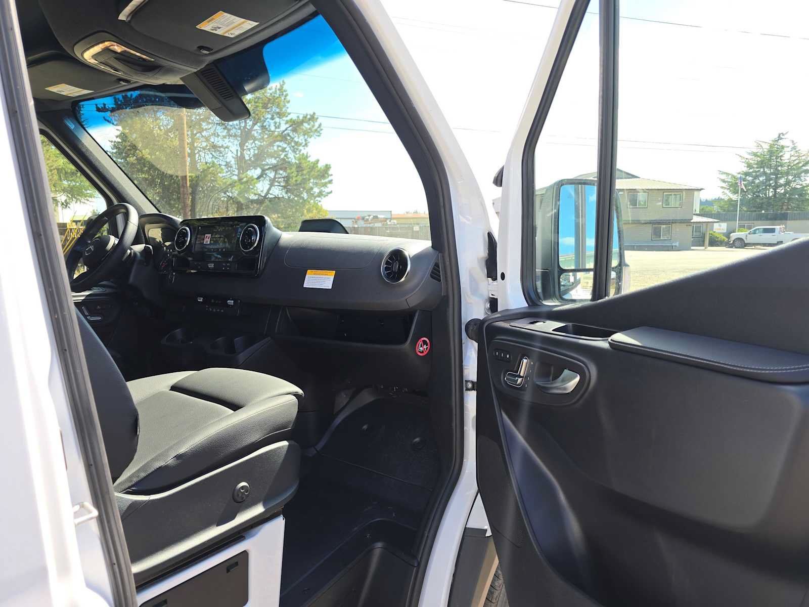 Used 2026 Mercedes-Benz Sprinter 2500 image 10