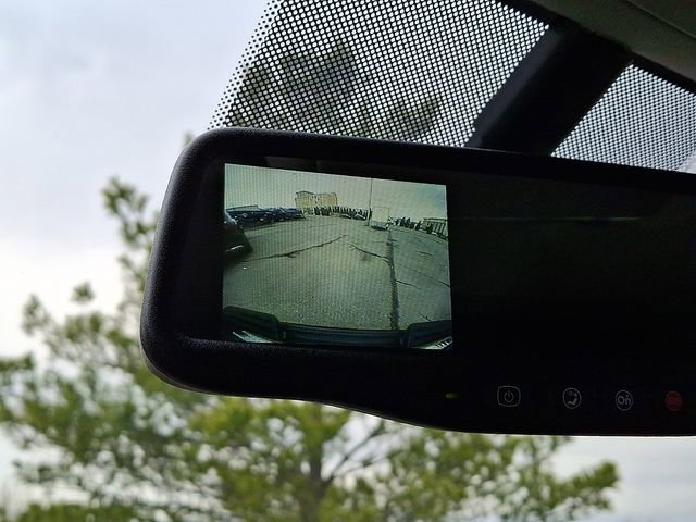 Used 2013 Chevrolet Avalanche LS image 18