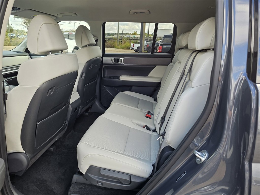 Certified 2025 Hyundai Santa Fe SEL image 16