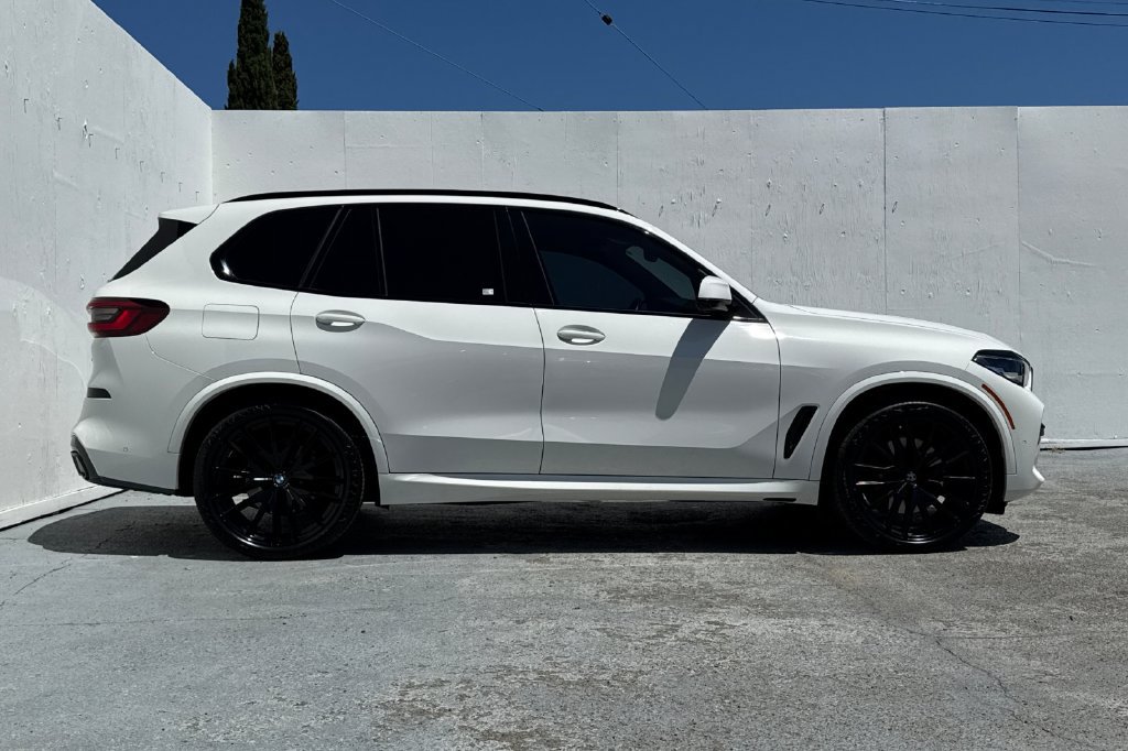 Used 2023 BMW X5 sDrive40i w/ M Sport Package RWD image 2