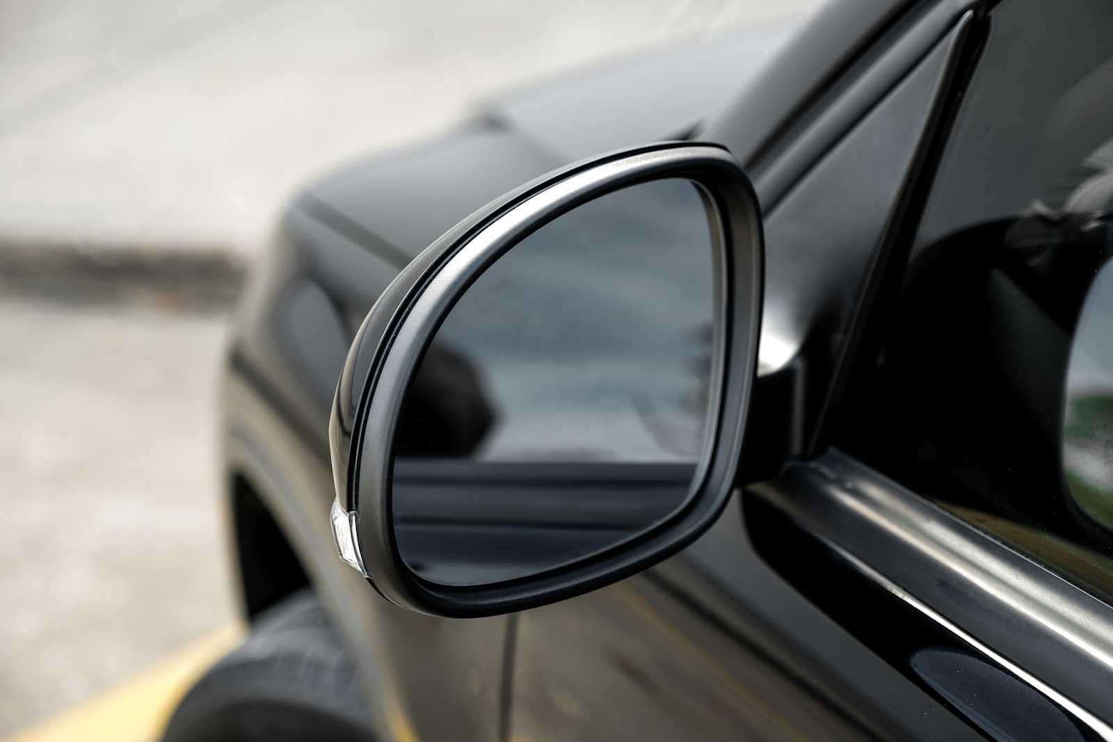 Used 2017 Volkswagen Tiguan S image 38