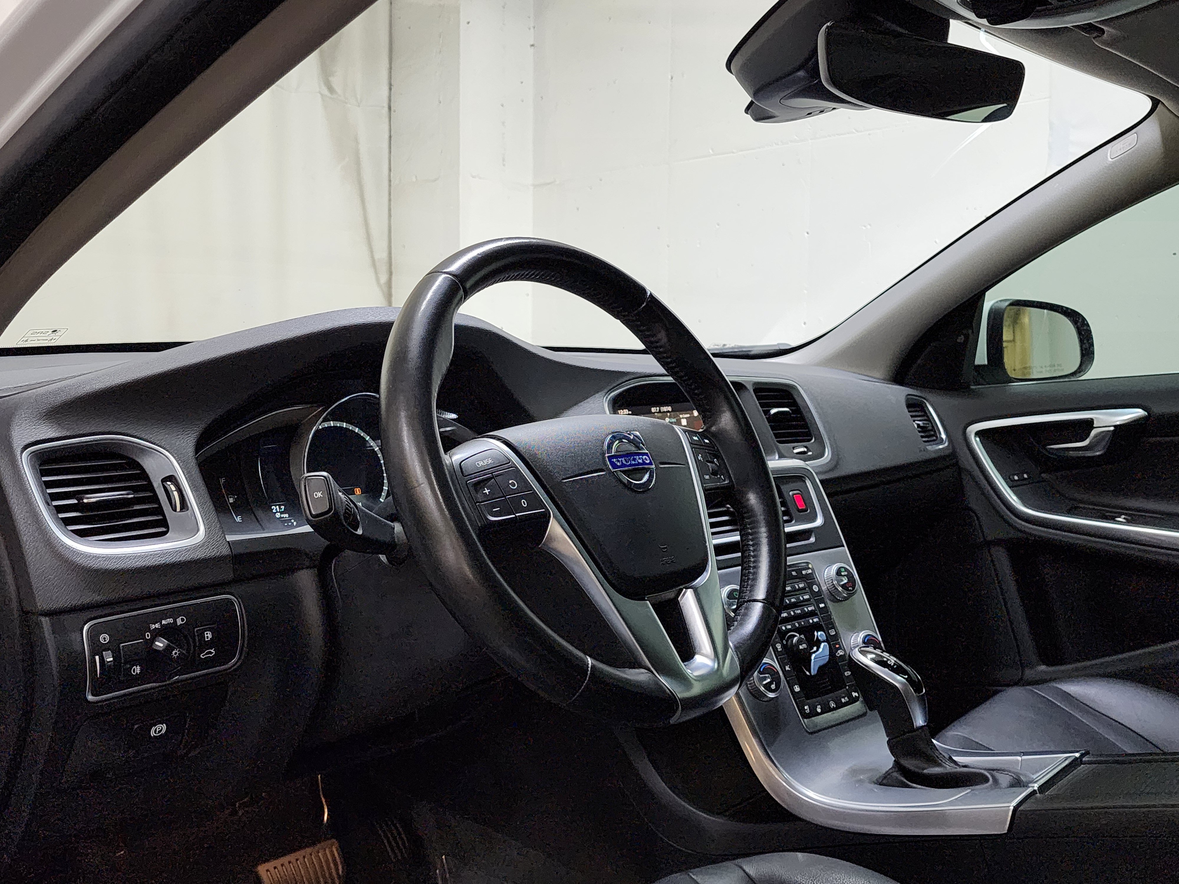 Used 2018 Volvo S60 T5 Inscription AWD/4WD image 13