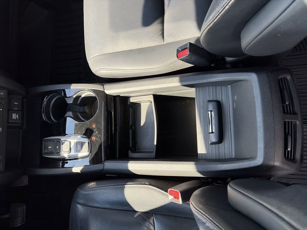 Used 2016 Honda Pilot Touring image 29