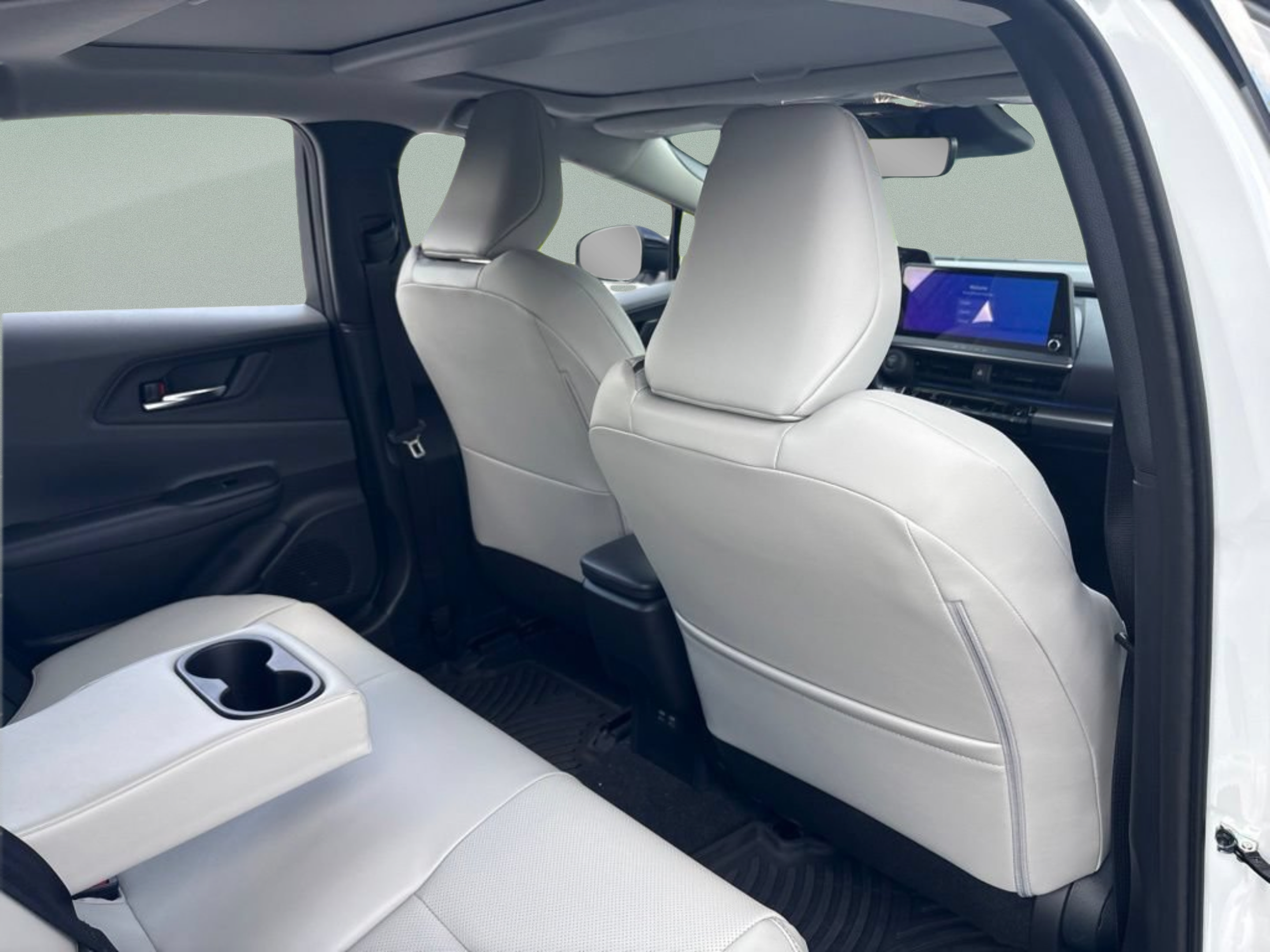 Certified 2024 Toyota Prius XLE FWD image 25