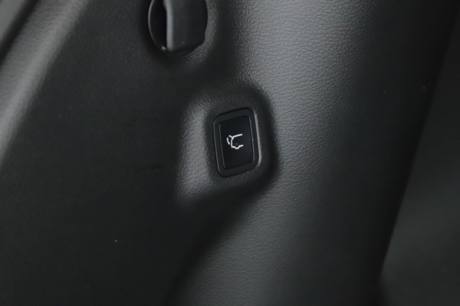 New 2026 Jeep Compass Limited w/ Sun, Sound & Navigation Group image 19