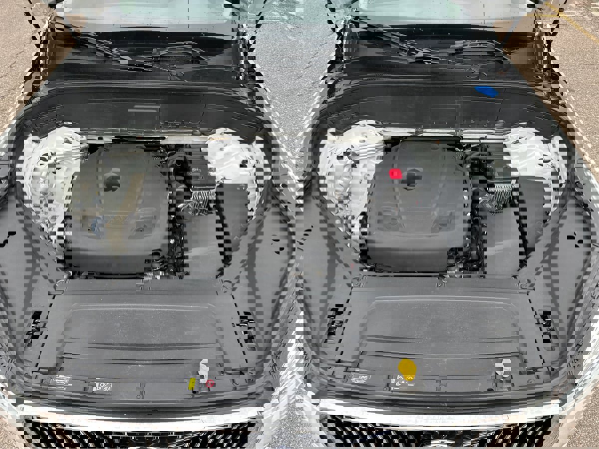 Used 2022 Volvo XC90 T5 Momentum w/ Protection Package Premier image 27