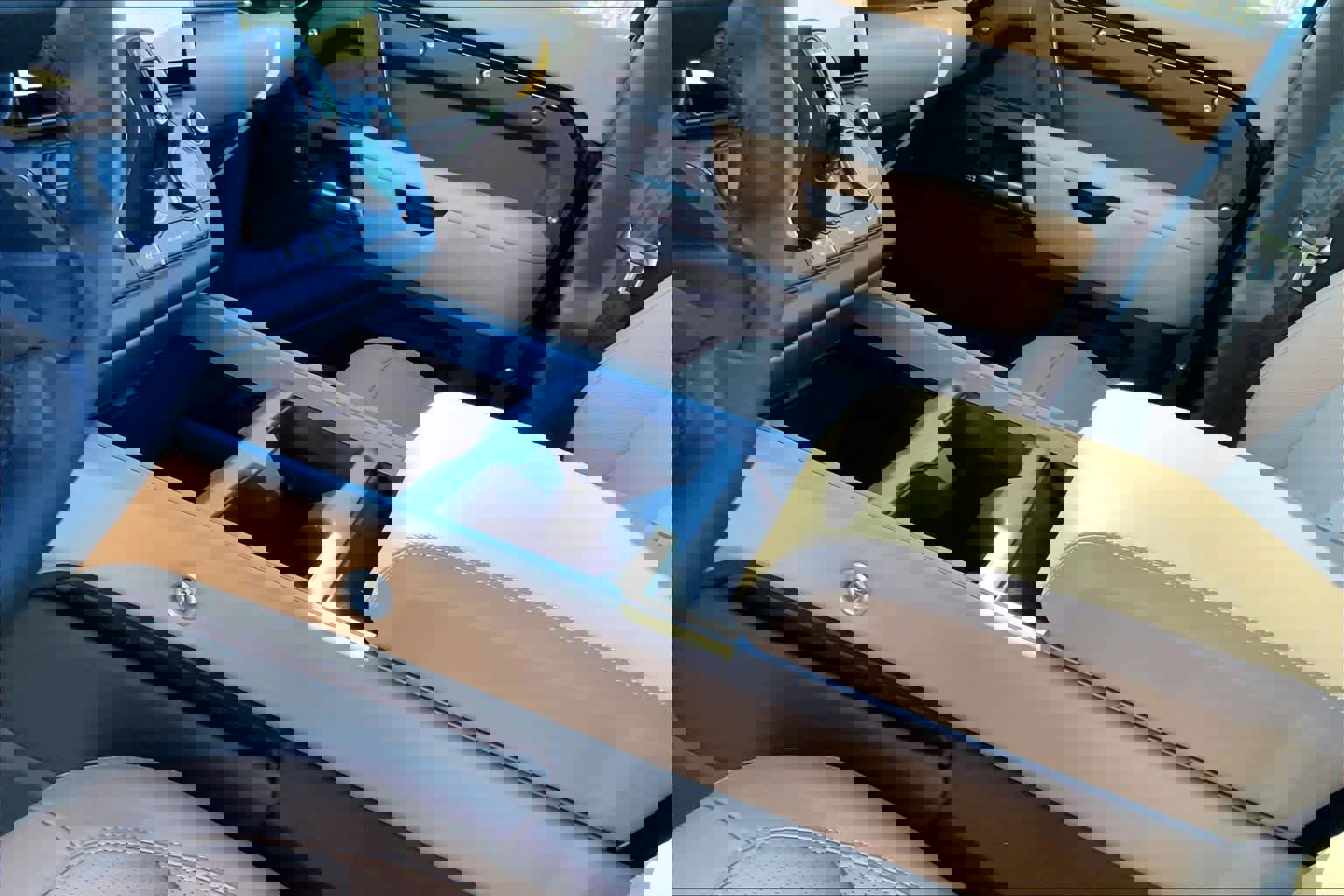 New 2026 Land Rover Defender 130 V8 image 10