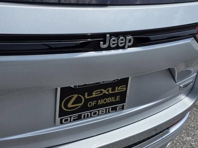 Used 2023 Jeep Grand Cherokee Summit w/ Adv Protech Group IV RWD image 37