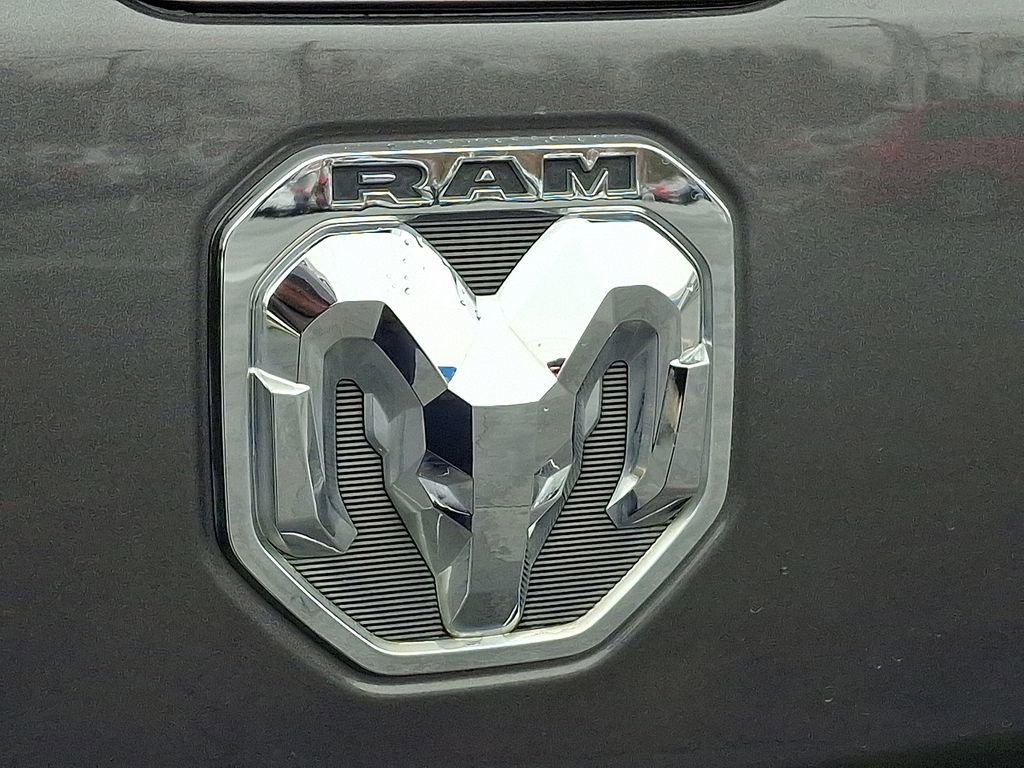 Used 2019 RAM 1500 Laramie AWD/4WD image 31