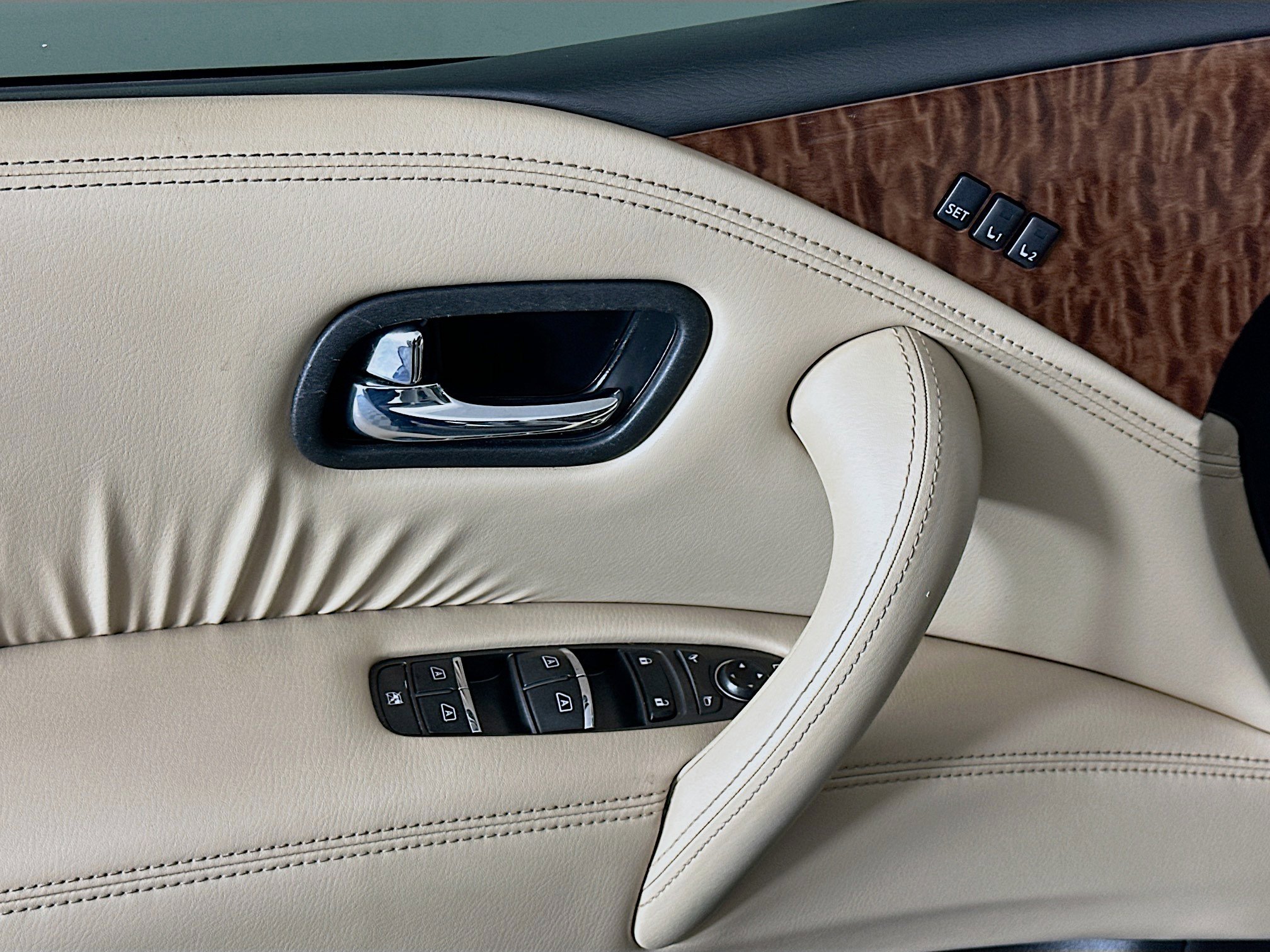 Used 2018 Nissan Armada SL w/ Premium Package image 15