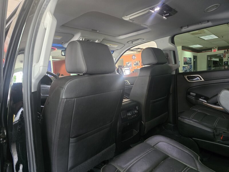 Used 2019 GMC Yukon Denali w/ Denali Ultimate Package AWD/4WD image 12