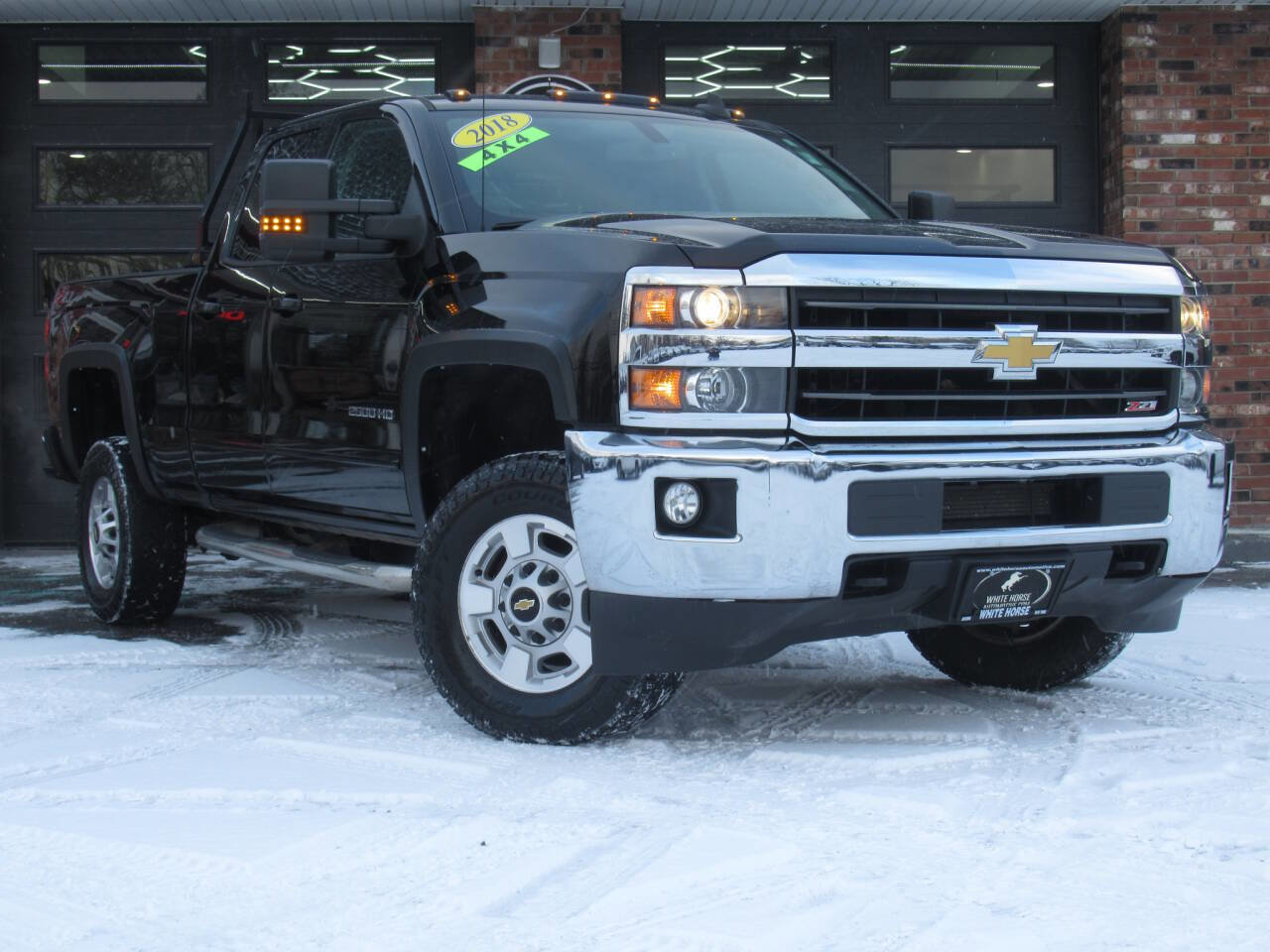 Used 2018 Chevrolet Silverado 2500 LT w/ LT Convenience Package image 2