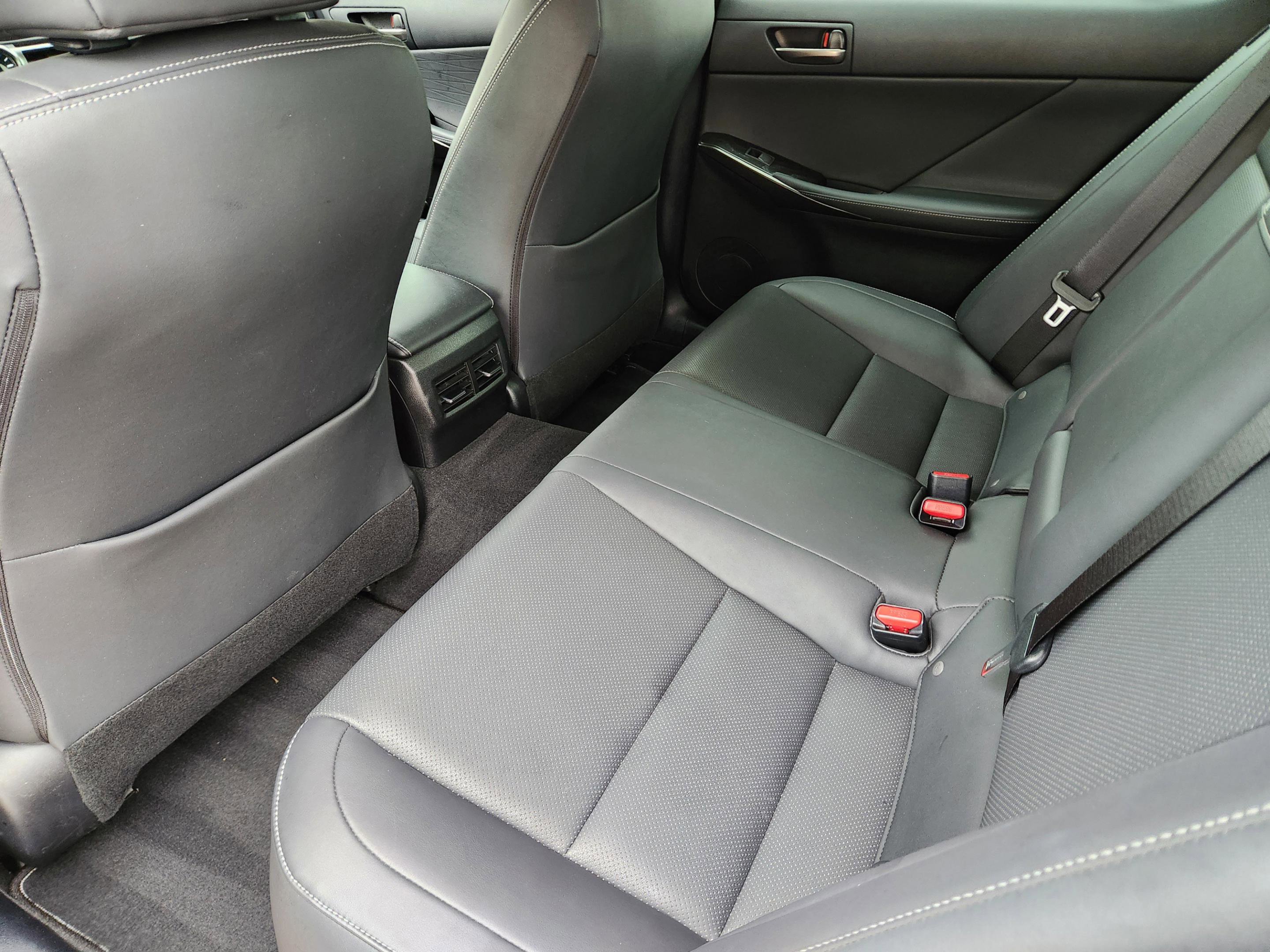 Used 2022 Lexus IS 300 w/ Premium Package image 31