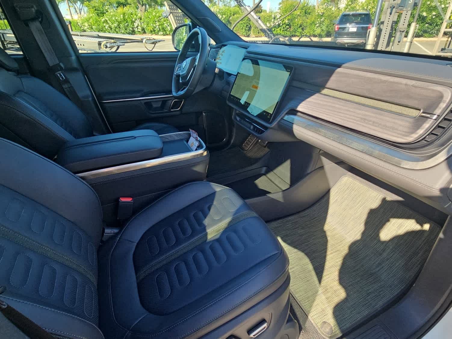 Used 2023 Rivian R1T Adventure image 13