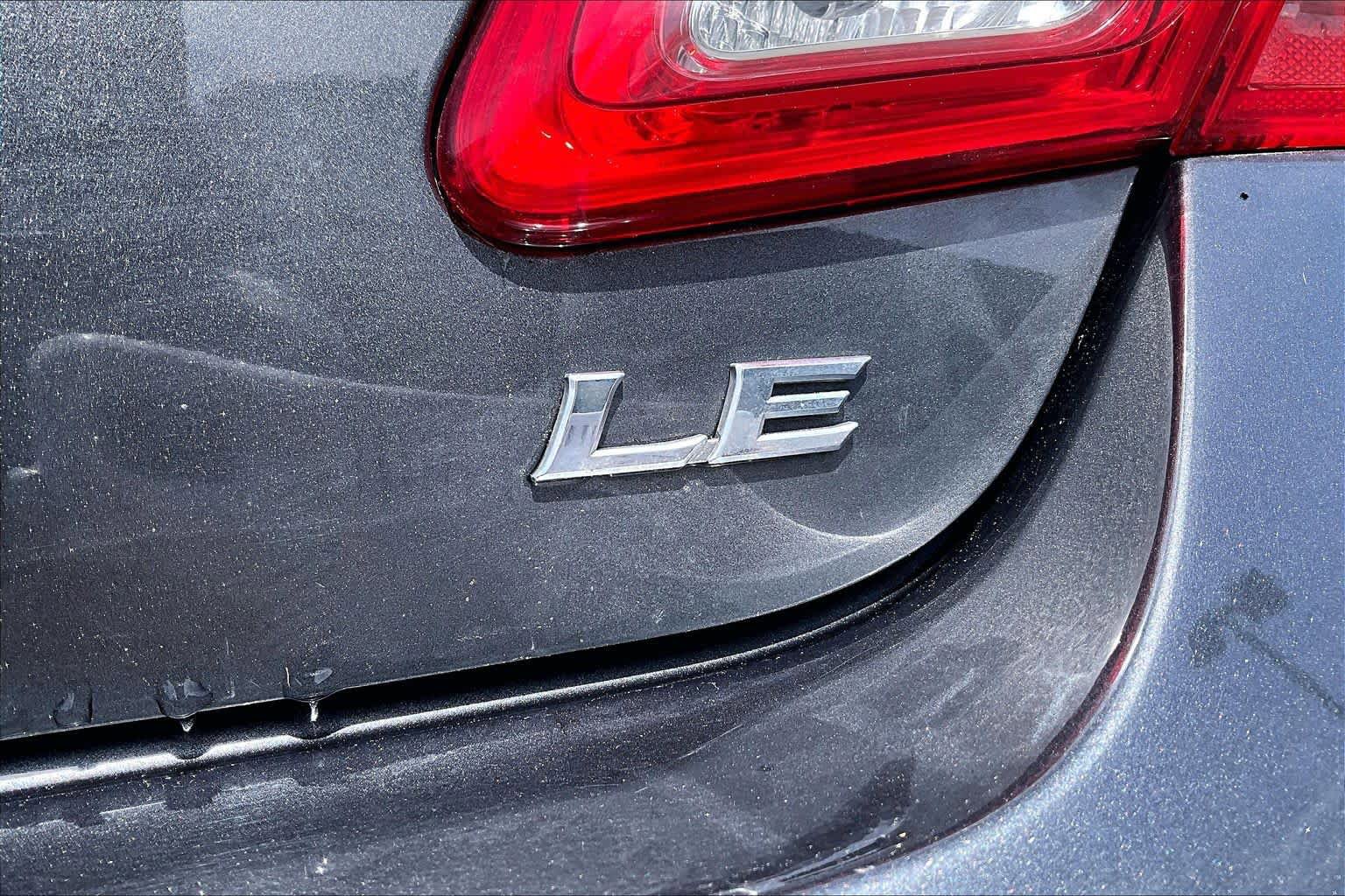 Used 2010 Toyota Camry LE FWD image 9