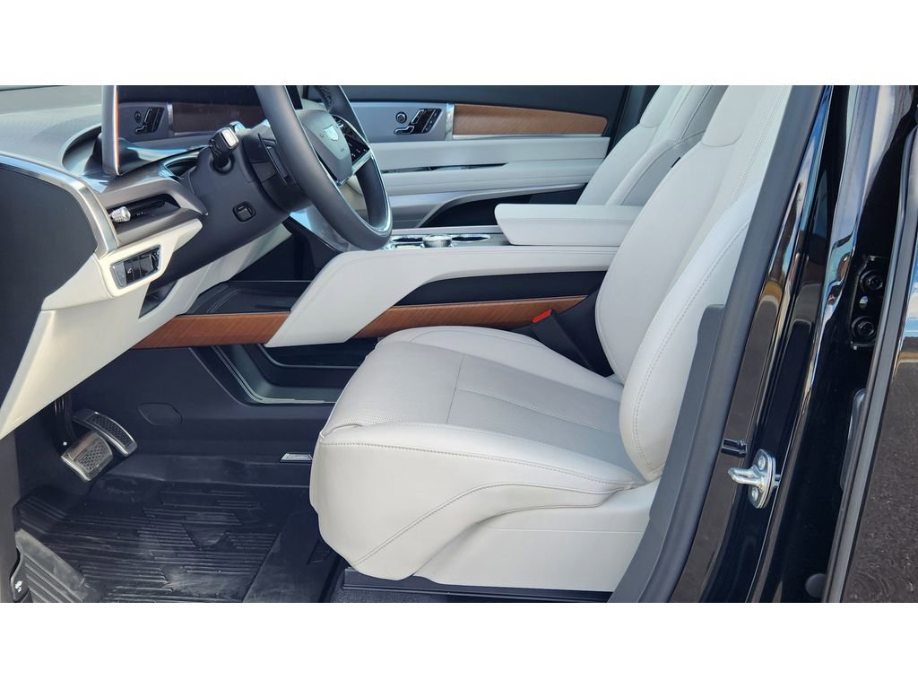 New 2026 Cadillac Vistiq Sport w/ LPO, Floor Liner Package image 5