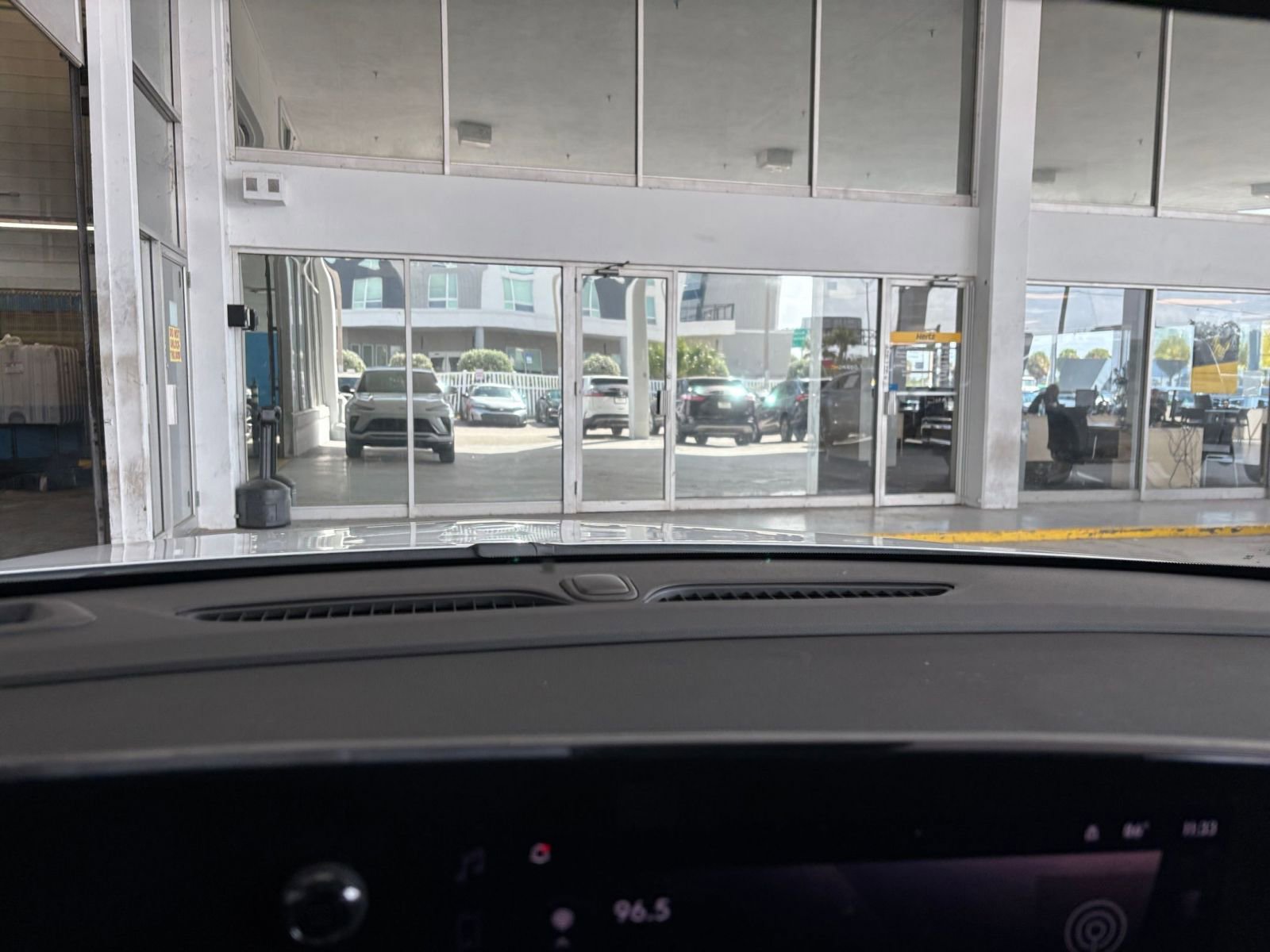 Used 2025 Buick Envista Sport Touring image 18