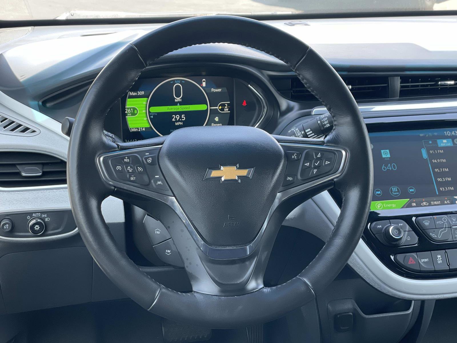 Used 2019 Chevrolet Bolt Premier w/ Infotainment Package FWD image 10
