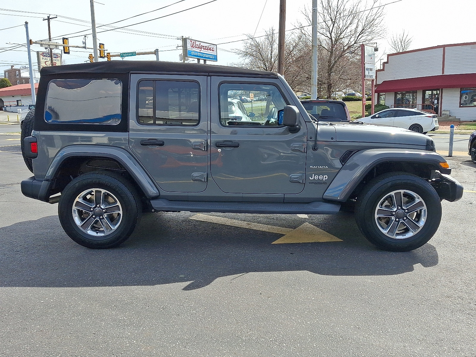 Used 2019 Jeep Wrangler Unlimited Sahara w/ Dual Top Group image 6