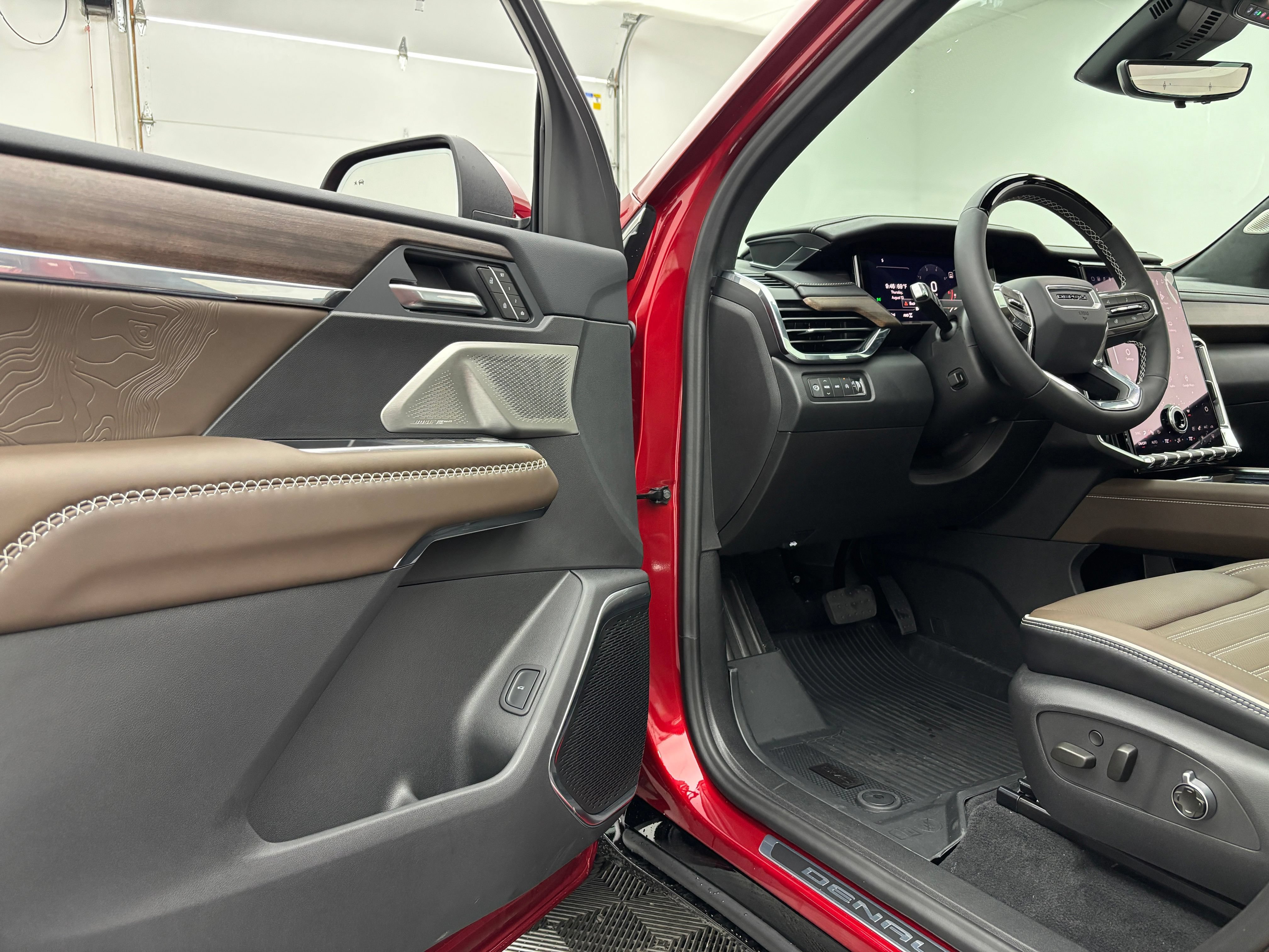 New 2027 GMC Acadia Denali Ultimate w/ LPO, Floor Liner Package AWD/4WD image 20