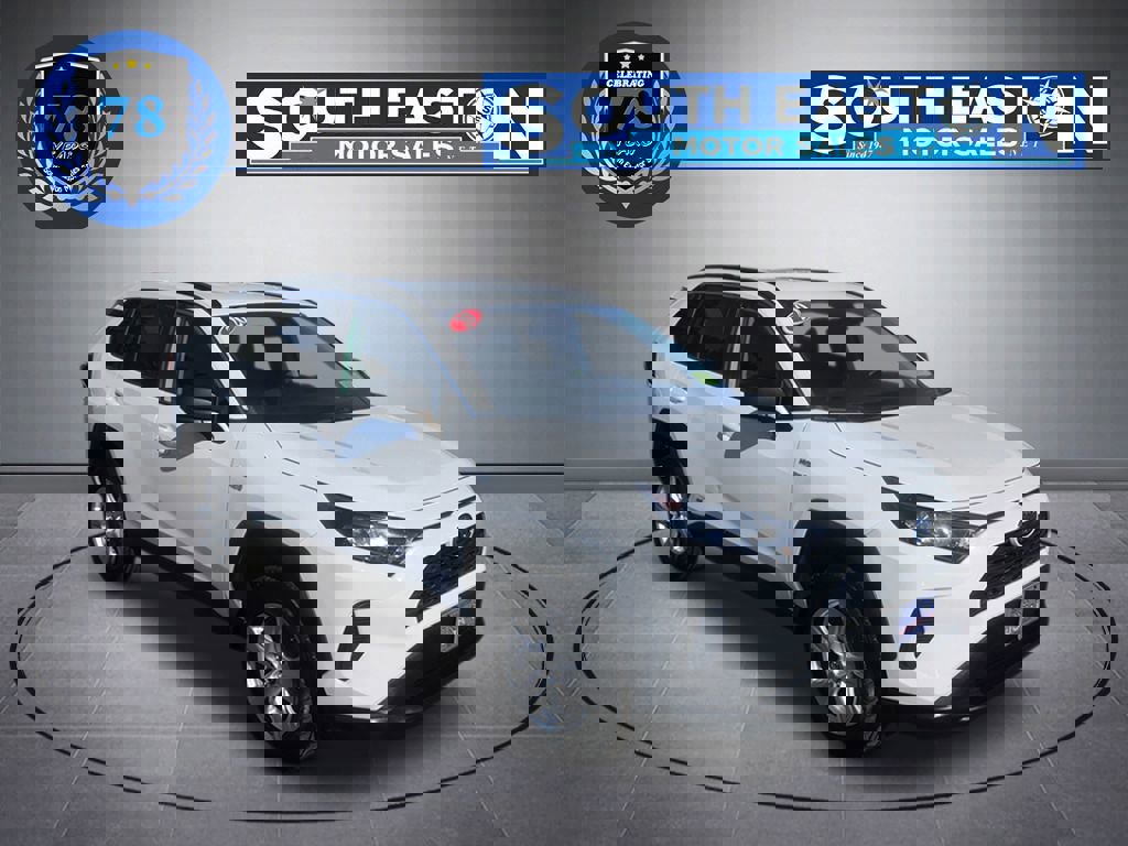 Used 2020 Toyota RAV4 LE image 2
