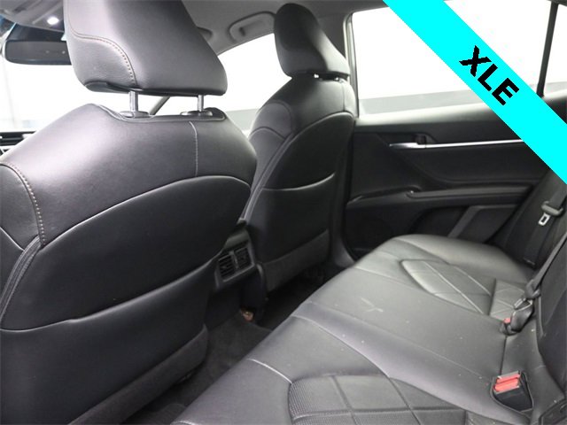 Used 2018 Toyota Camry XLE image 11