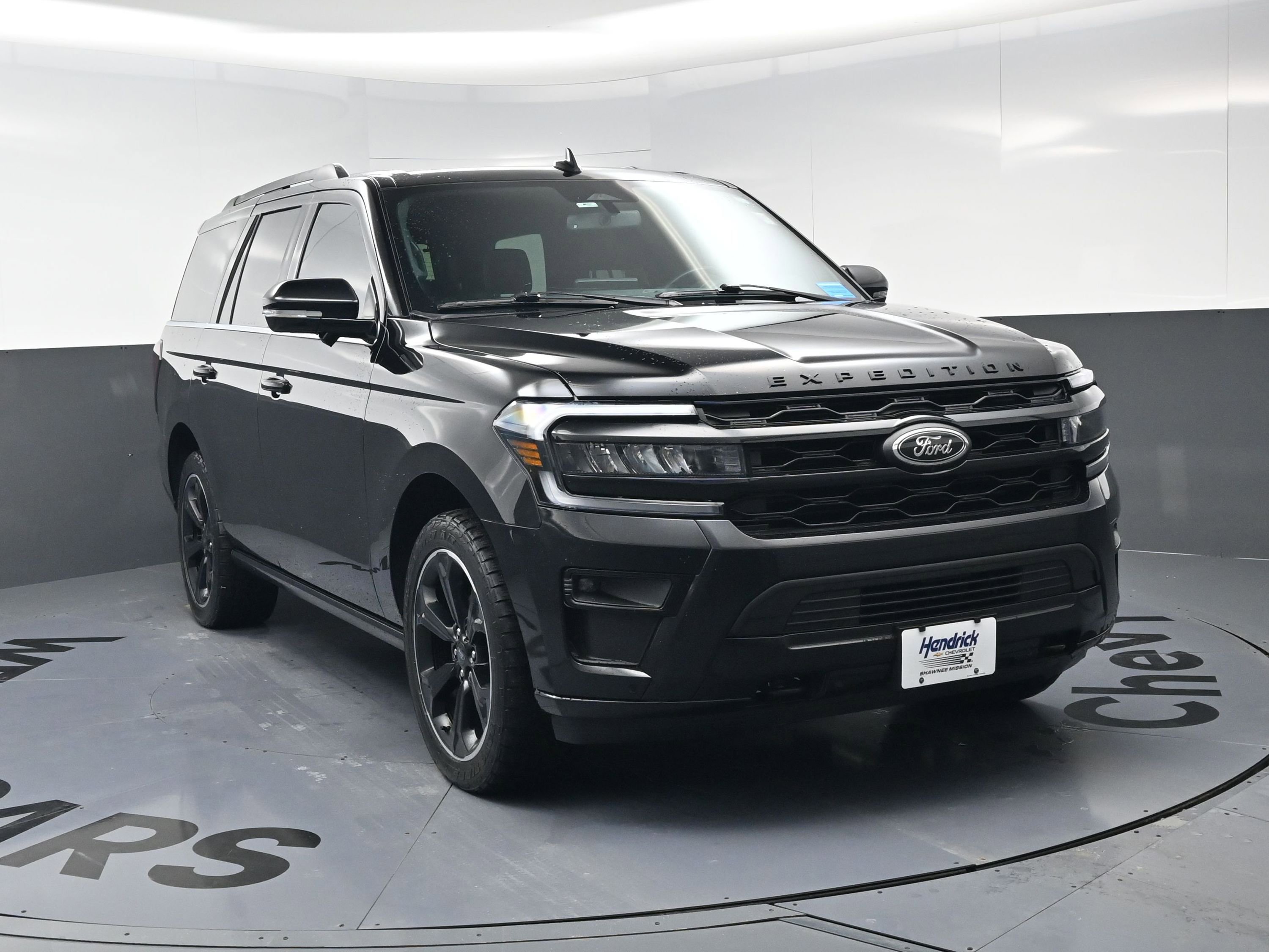 Used 2022 Ford Expedition Limited image 14