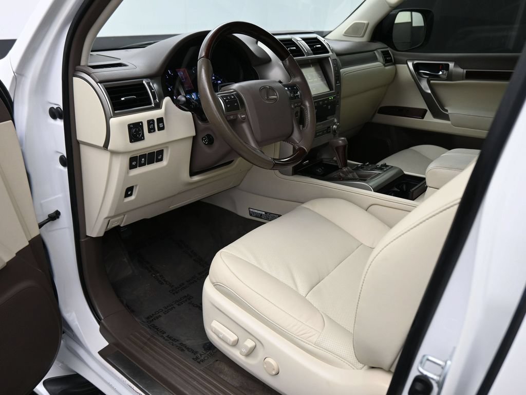 Used 2019 Lexus GX 460 Luxury AWD/4WD image 2