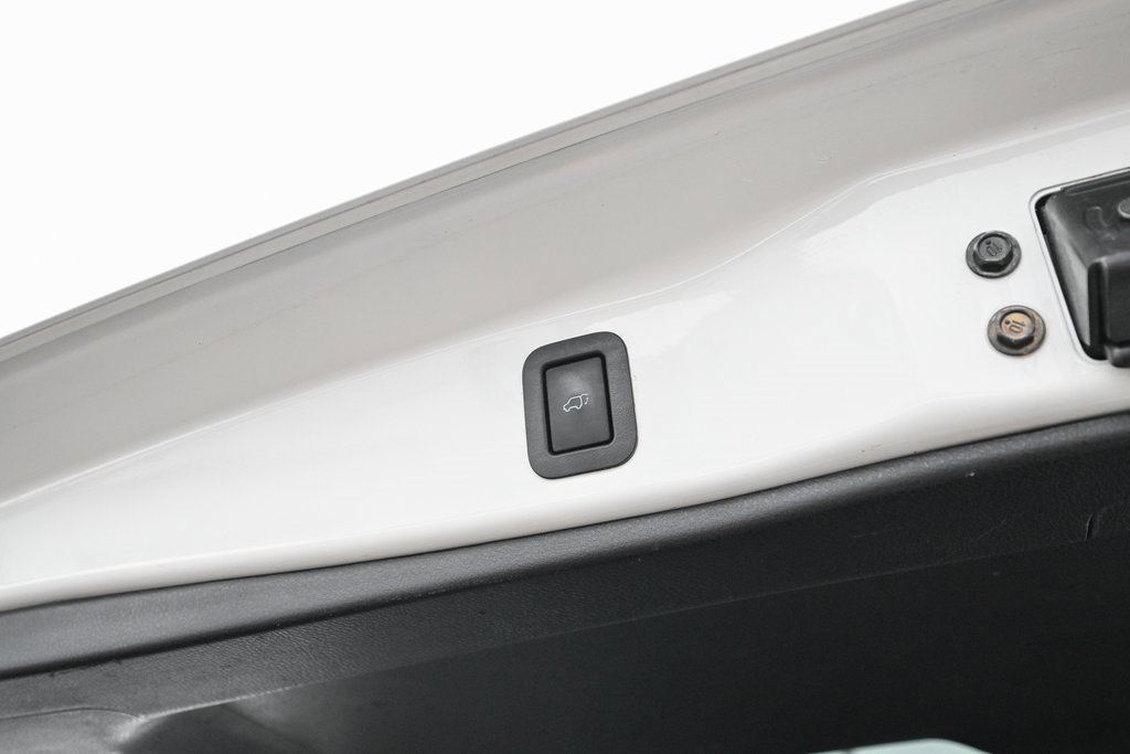 Used 2017 Toyota Highlander XLE image 17