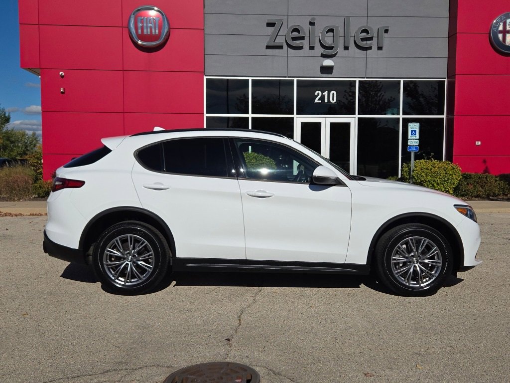 Used 2022 Alfa Romeo Stelvio Sprint image 5