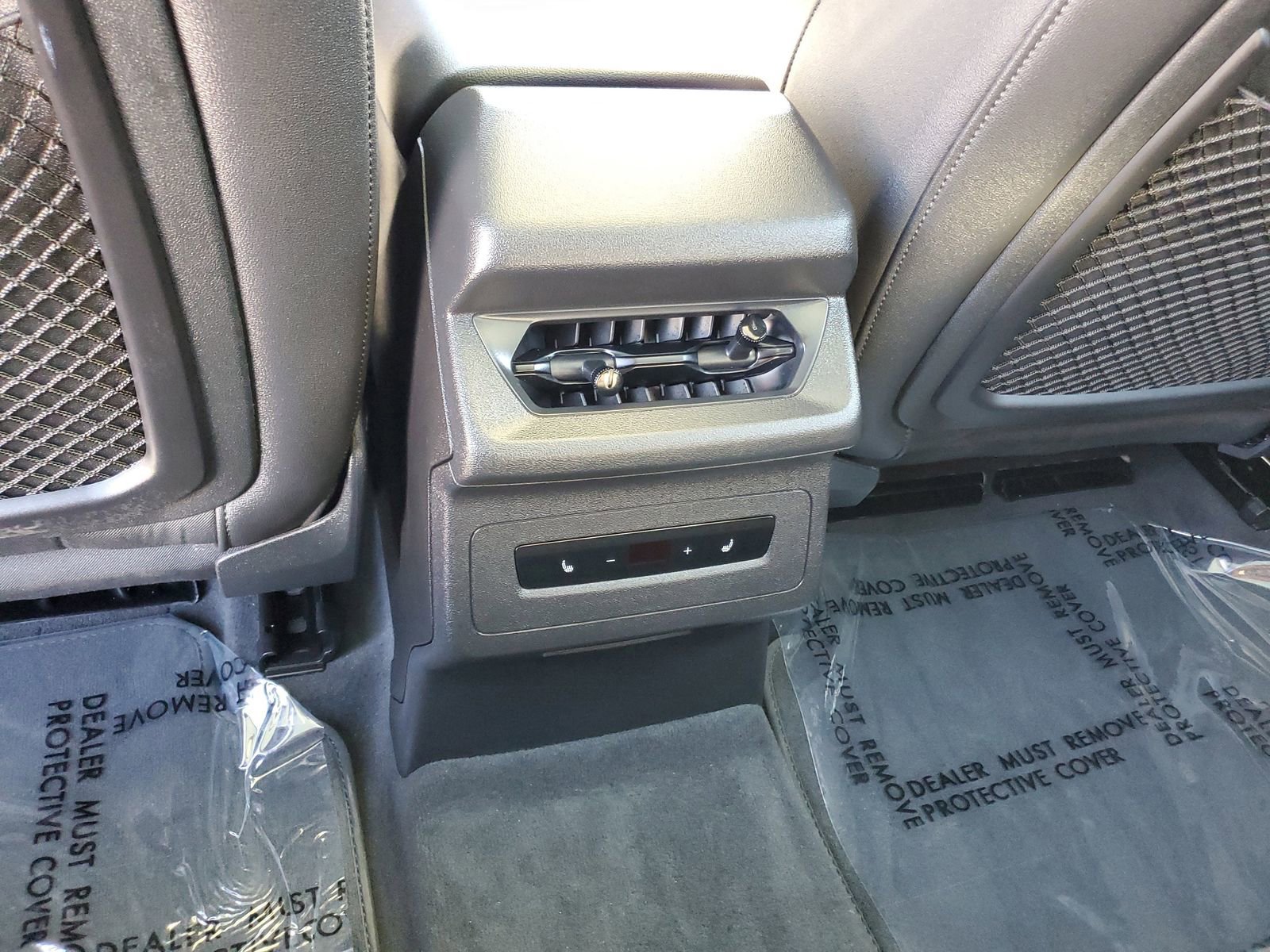 Used 2025 Audi A6 e-tron Premium w/ Ultra Package RWD image 12